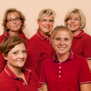 holweg_team_2020 Foto der 5 Arzthelferinen von „Praxis für die Frau * HL"